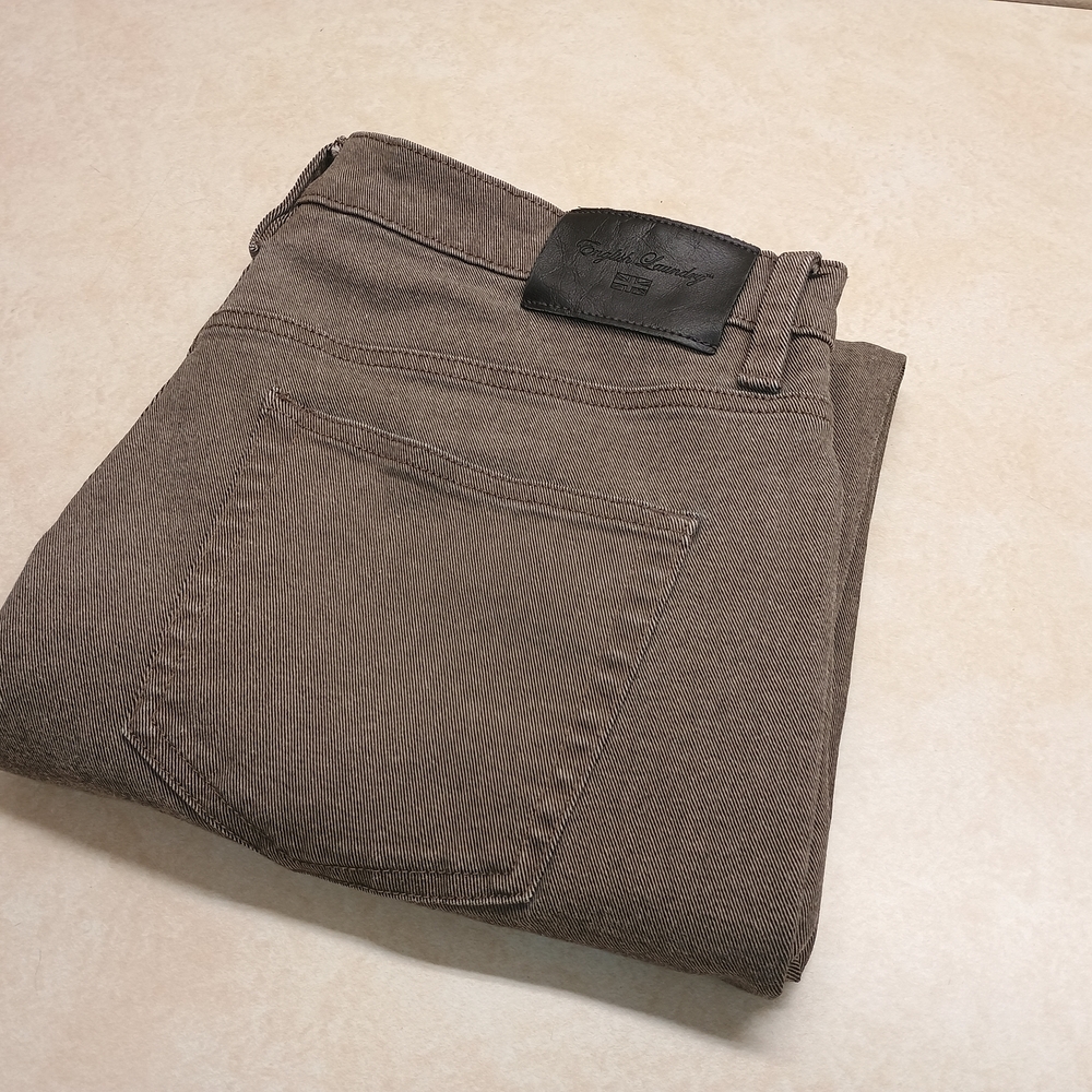 English Laundry Men's Relaxed Jeans in Brown